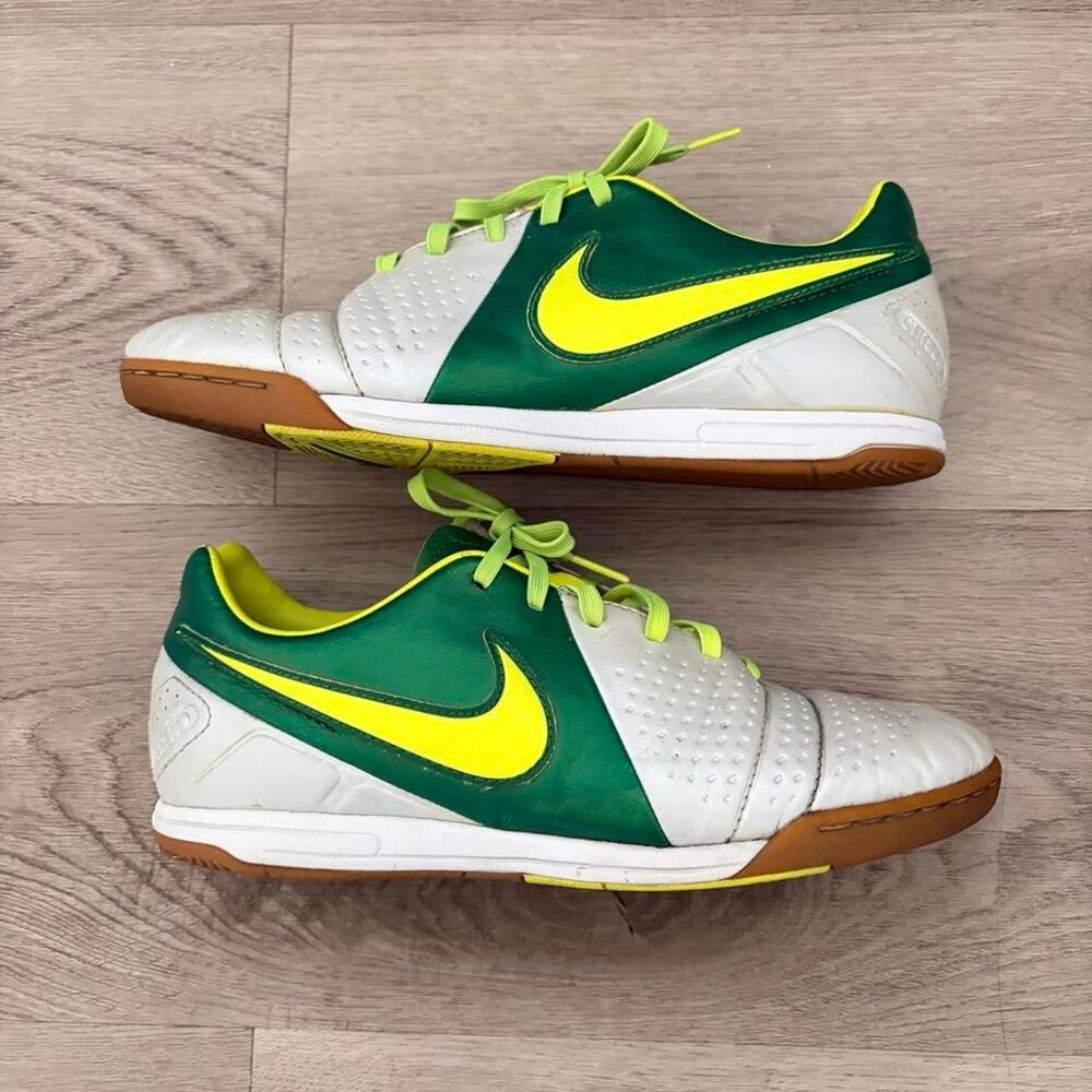 Nike Vintage Y2K CTR360 Libretto Indoor Soccer Shoes men's 7.5/ women 9